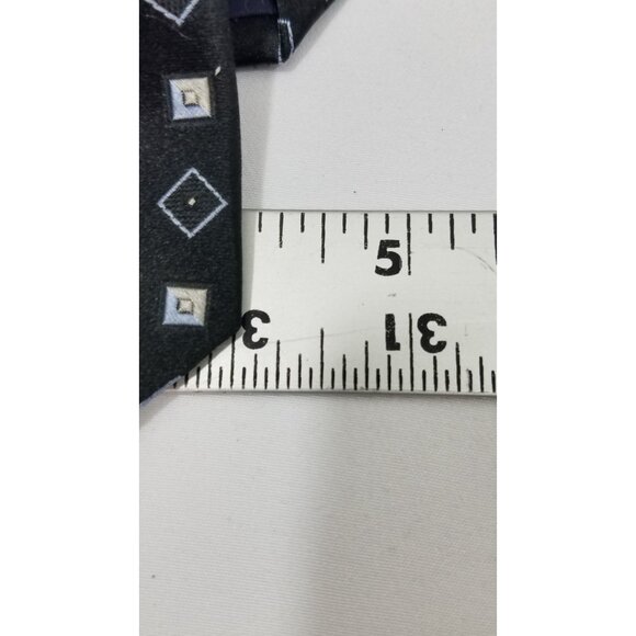 Izod Men's Necktie Black White Geometric Print Silk Classic Business Accessory - Picture 8 of 8